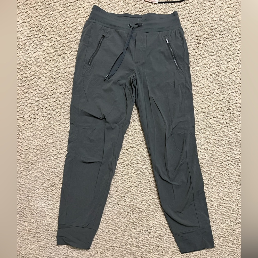 Athleta trekkie north joggers